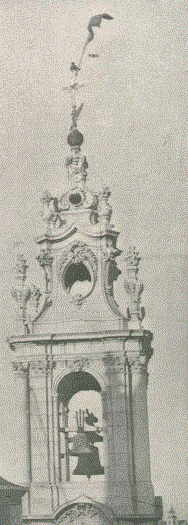 jose puetollano numa das torres sineiras da Basíl