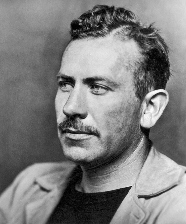 048 John_Steinbeck_1939_(cropped).jpg