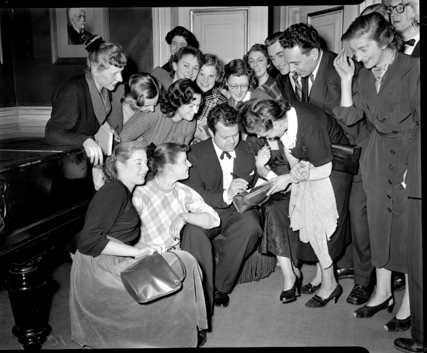 03-08-1952_10329_Orson_Welles_(4489787620).jpg