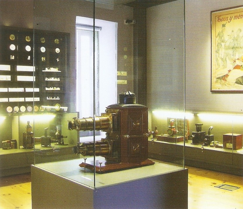 922 c museu cinema interior.jpg