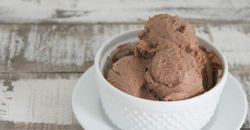 gelado de chocolate e manteiga de amendoim.png