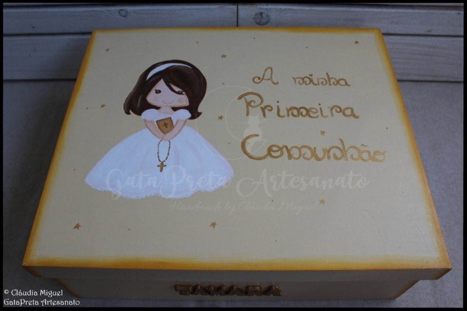 Caixa 1ª Comunhão Menina de Branco2.JPG