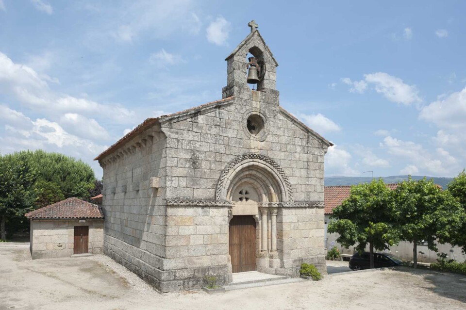igreja-de-santo-isidoro-canaveses.jpg
