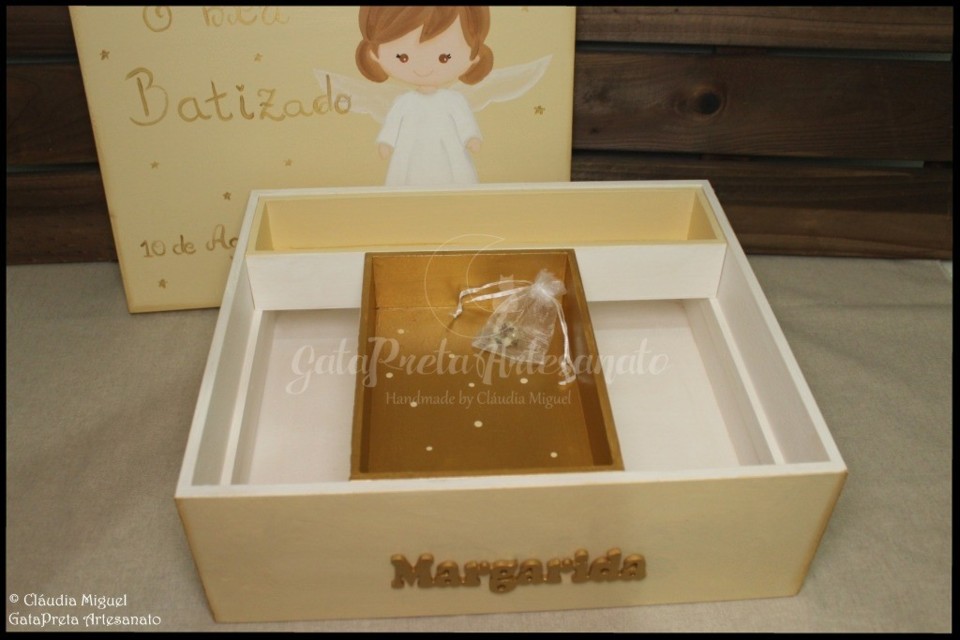 Caixa de batizado Anjinha Dourada3.JPG