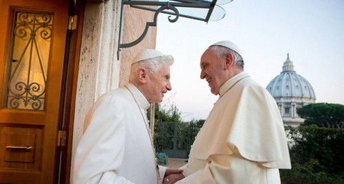 Papa Francisco e Papa Emérito Bento XVI.jpg