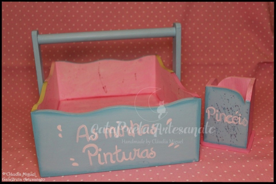 Cesta e porta-pincéis Pinturas Infantis1.JPG