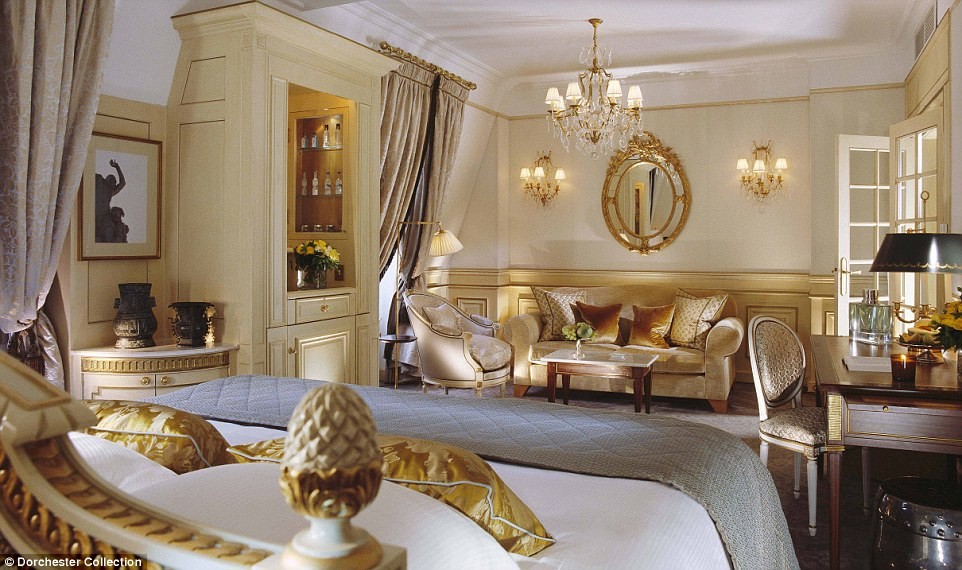 1413539415440_Image_galleryImage_Le_Meurice_jpg.JP