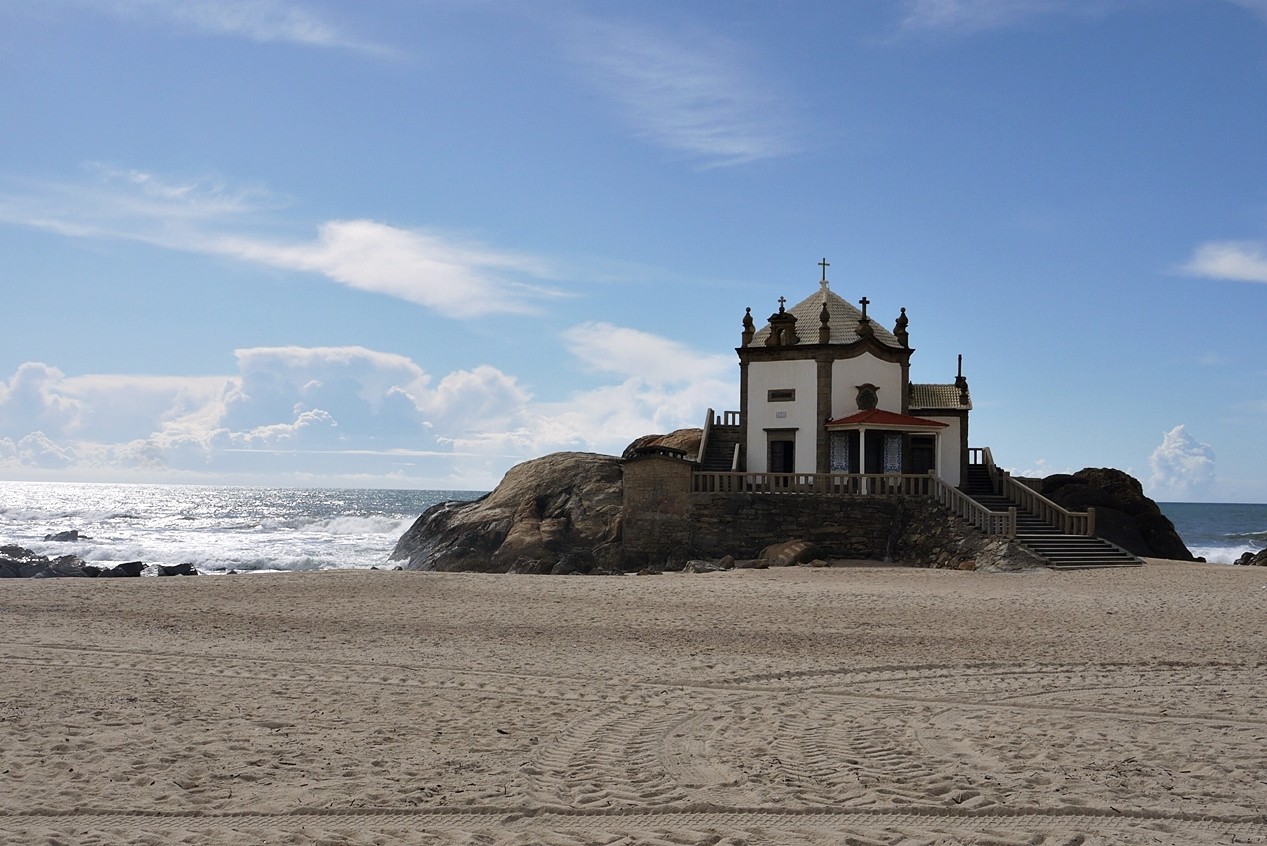 Capela Sr. da Pedra2.JPG Capela Sr. da Pedra2.JPG