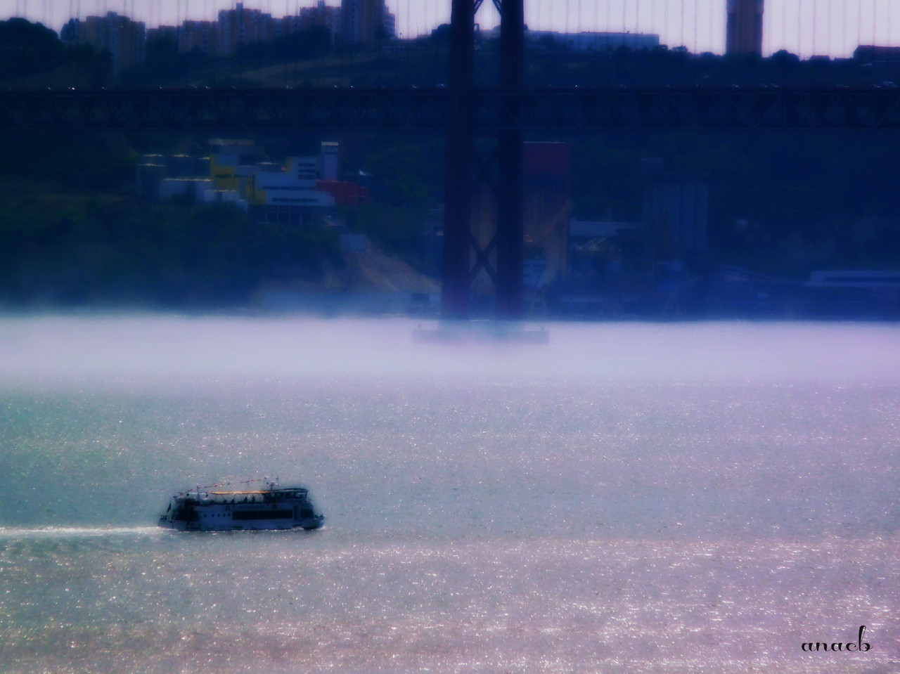 aoa caso #14 cacilheiro no Tejo, Lisboa.jpg