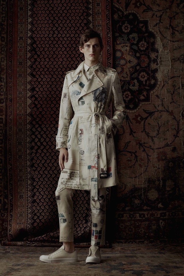 09-alexander-mcqueen-resort-17.jpg 09-alexander-mcqueen-resort-17.jpg