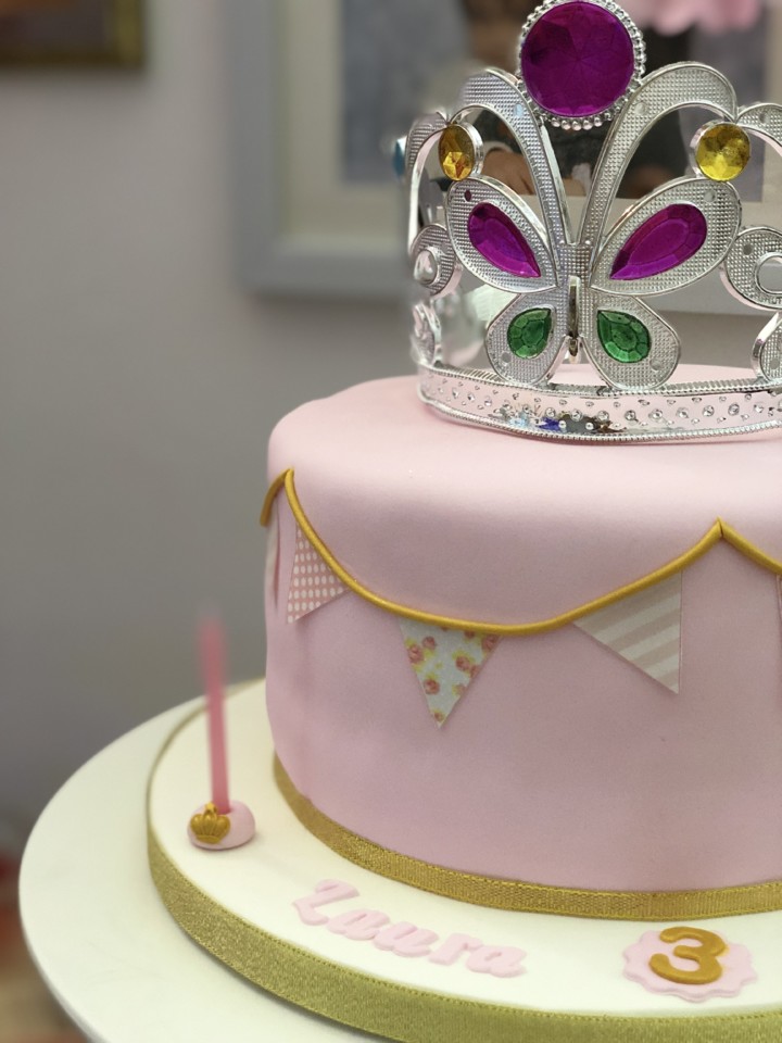 bolo de aniversário entrebolos