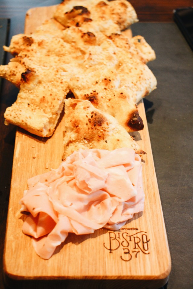 mercantina-bistro-37-focaccia-mortadela.jpg