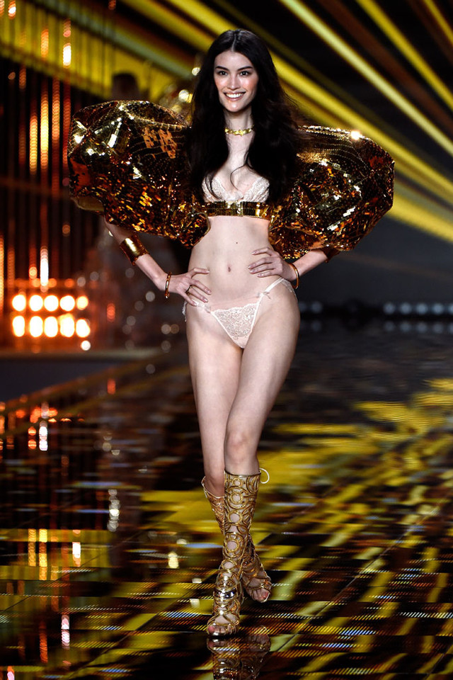 desfile vitoria secrets coleçao.jpg