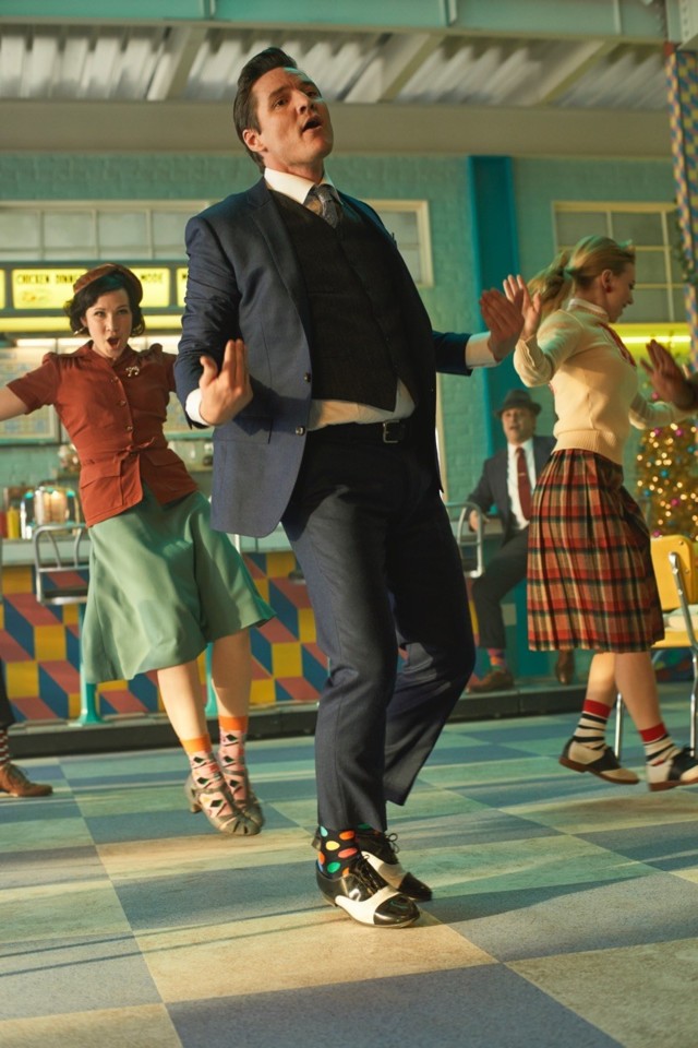 Pedro-Pascal-Happy-Socks-Holiday-2018-Campaign-005 Pedro-Pascal-Happy-Socks-Holiday-2018-Campaign-005