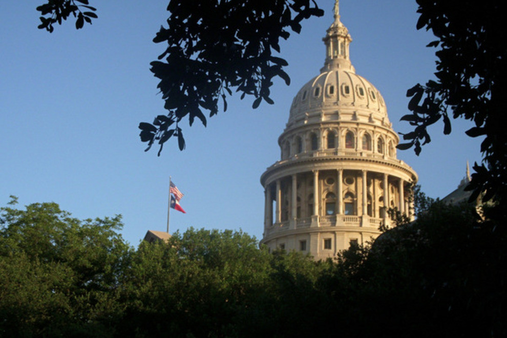 texas-state-capitol-waving-to-the-dome_54_990x660_ texas-state-capitol-waving-to-the-dome_54_990x660_