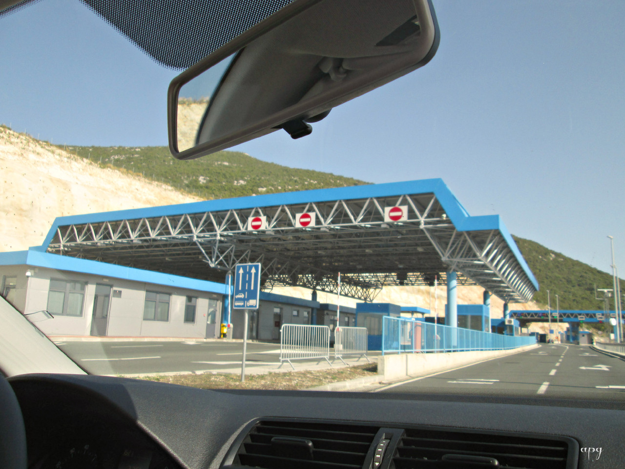 Croatia-Bosnia border.jpg