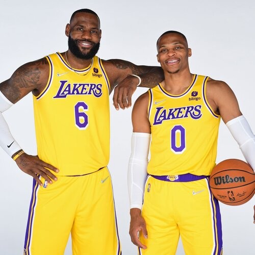 Westbrook é cara nova nos Lakers