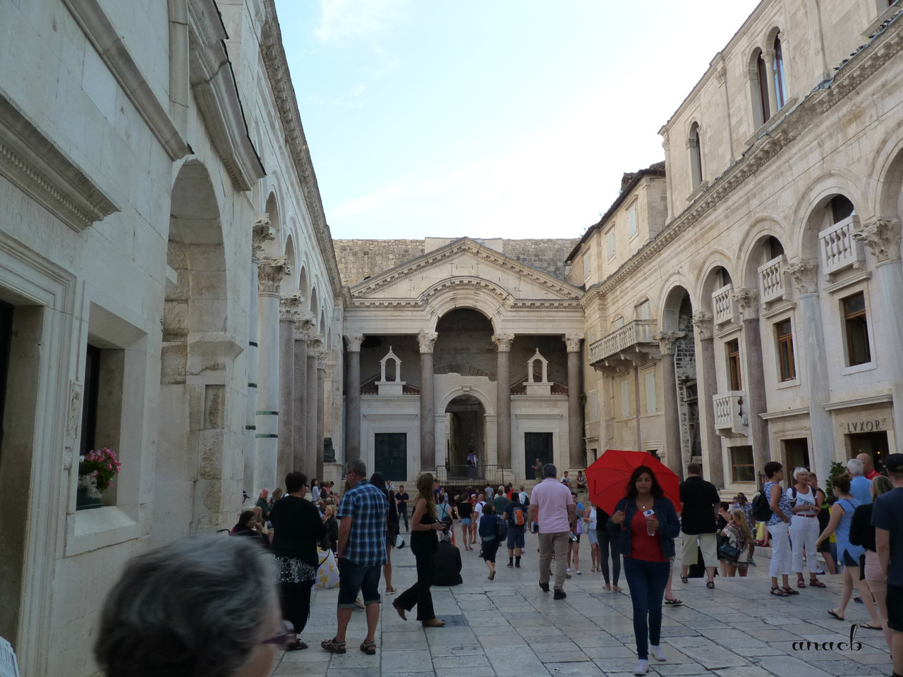 Croácia-Split-Peristilo 3.jpg