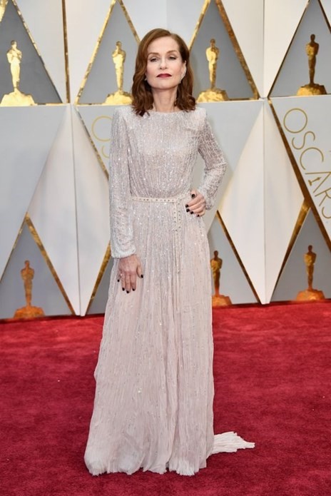 Isabelle Huppert em Armani Privé.jpg