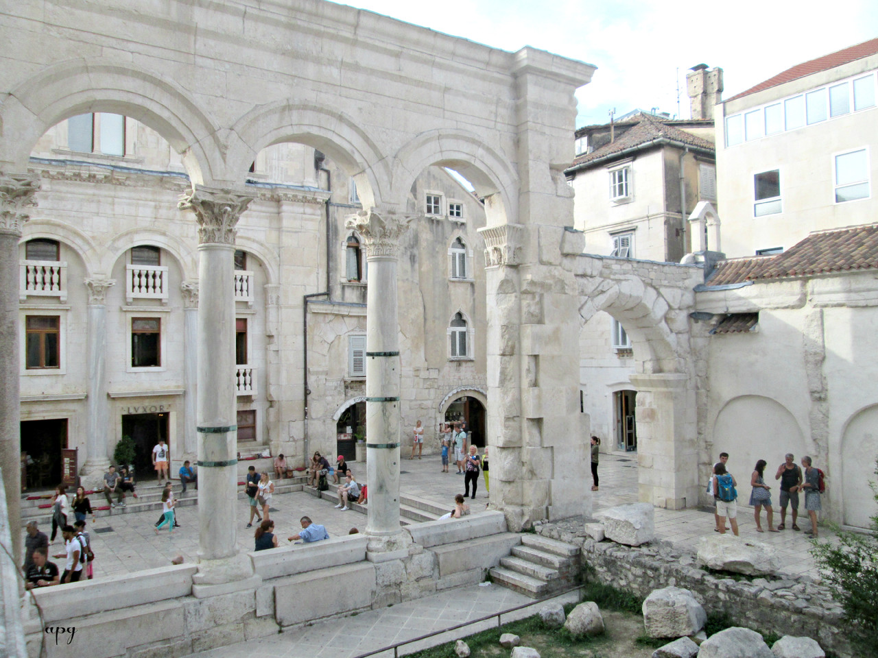 Croácia-Split-Peristilo 1.jpg