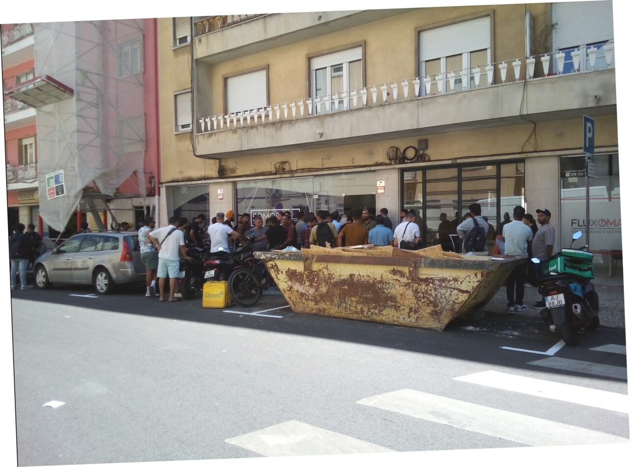 Fila indiana para Portugal, Lisboa — © MMXXV