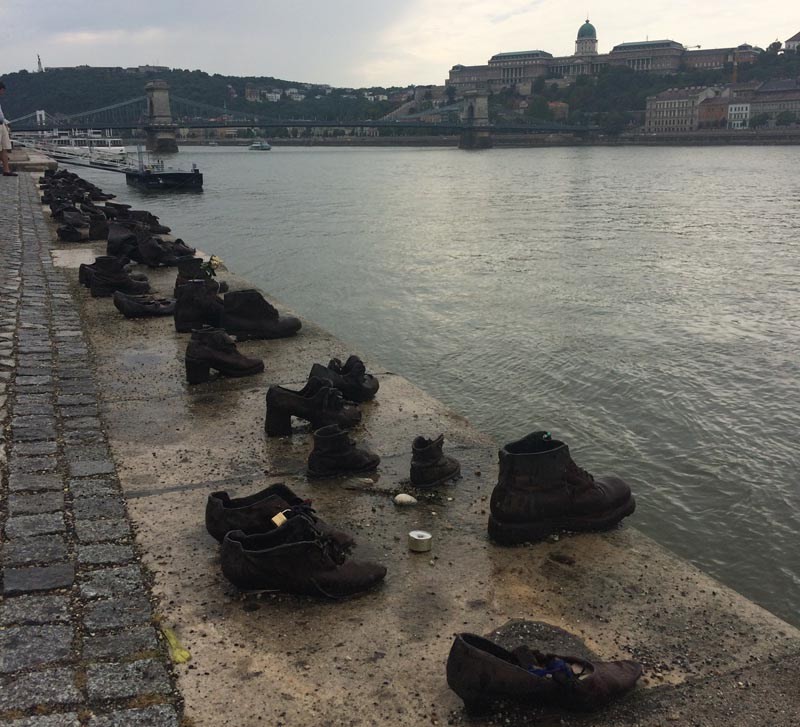 Monumento-dos-Sapatos-.jpg Monumento-dos-Sapatos-.jpg