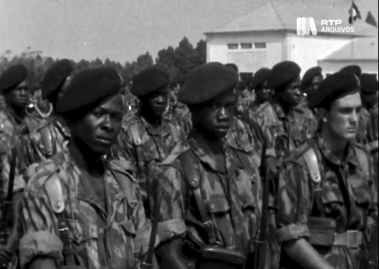 Angola, Nova Lisboa, Escola de Aplicação Militar, 1963: Cerimónia do juramento de bandeira.