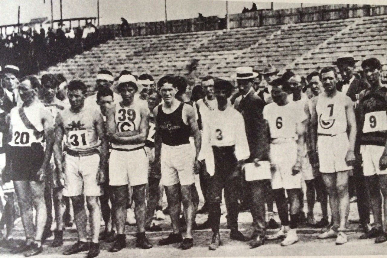 Prova da maratona em 1904 foi rocambolesca