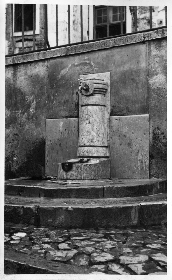 Chafariz do Largo do Salvador.jpg Chafariz do Largo do Salvador.jpg