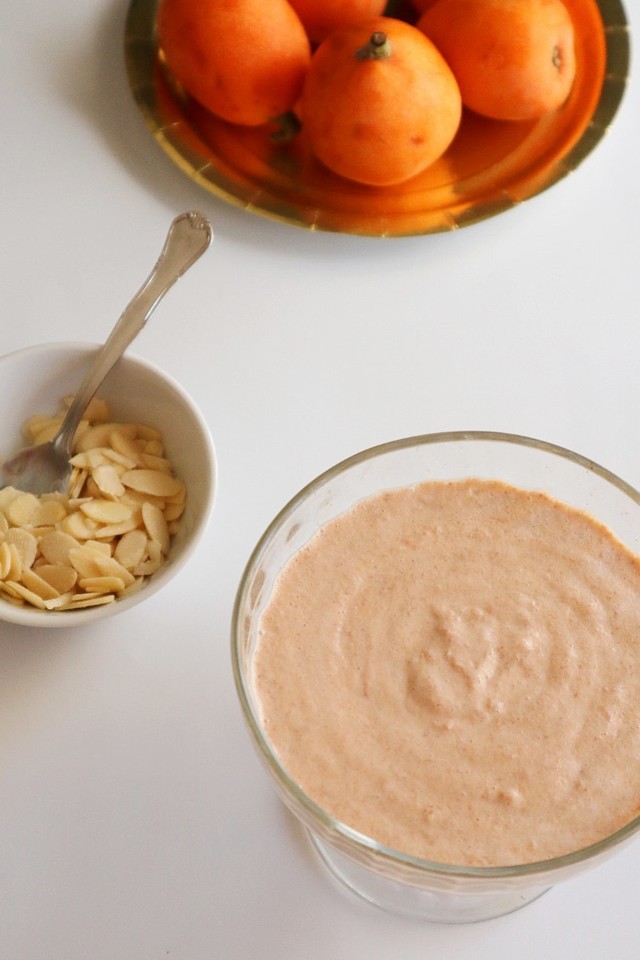 mousse de nêsperas (magnórios) e leite condensado