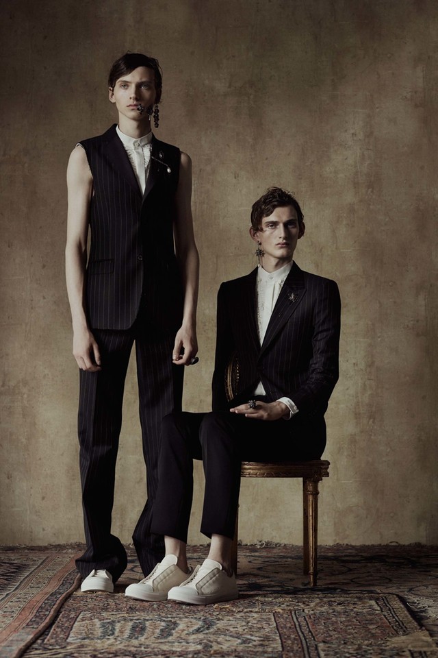 03-alexander-mcqueen-resort-17.jpg 03-alexander-mcqueen-resort-17.jpg