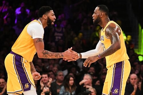 Lakers sonham com 17.º título
