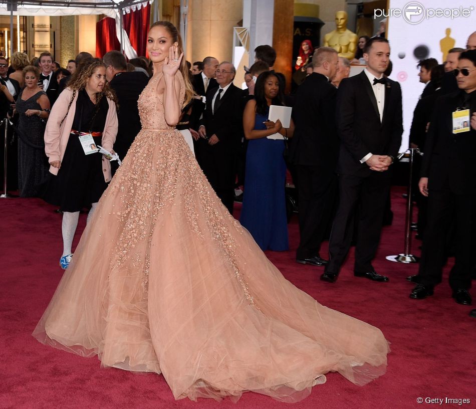 557007-jennifer-surgiu-elegante-a-bordo-do-seu-950