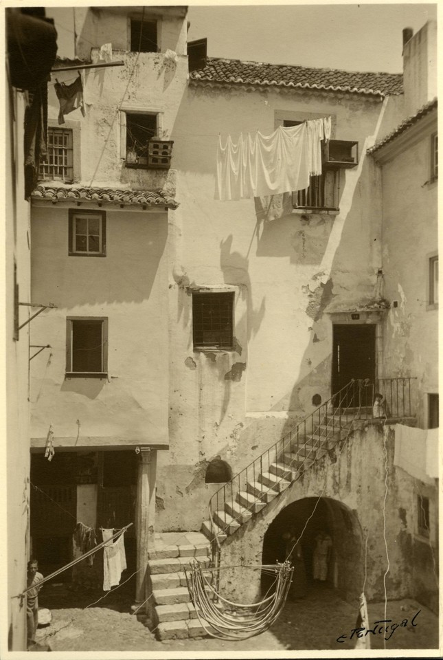 Pátio do Carrasco, sd, foto do espólio de Eduard Pátio do Carrasco, sd, foto do espólio de Eduard