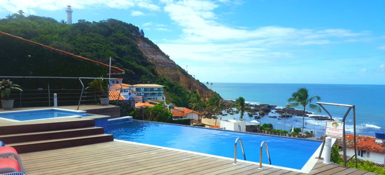 pousada ilha da saudade morro.jpg