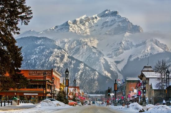 banff-avenue-in-winter.jpg banff-avenue-in-winter.jpg