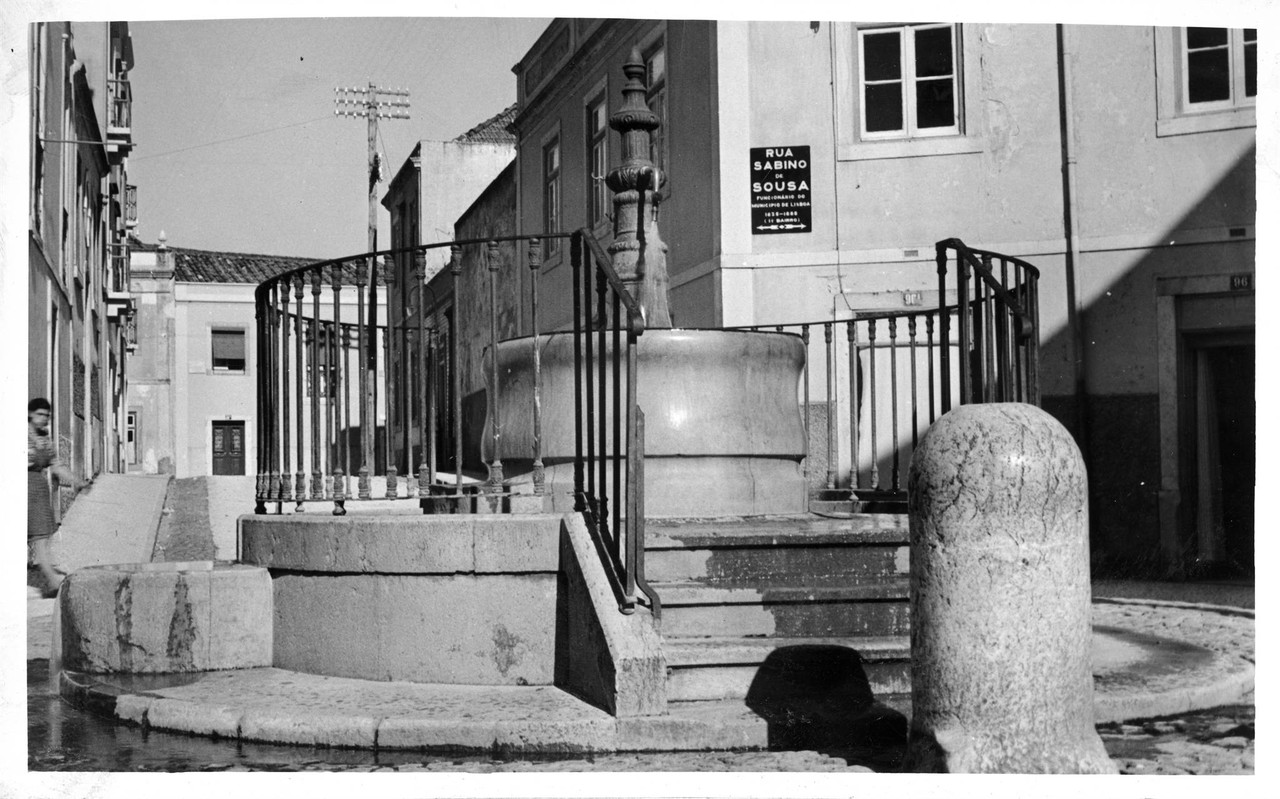 Chafariz do Alto do Pina.jpg Chafariz do Alto do Pina.jpg