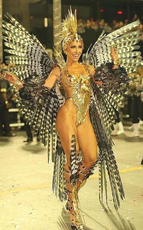 Sabrina Sato 2 (S. Paulo 2022).jpg