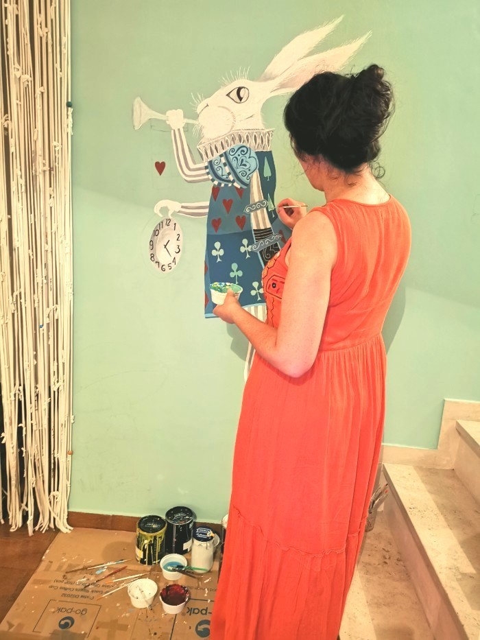 Nos aposentos da rainha de copas1....jpg