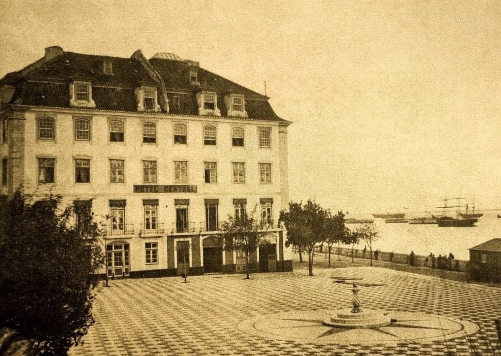 Meridiana dos remolares, foto in Centro Português