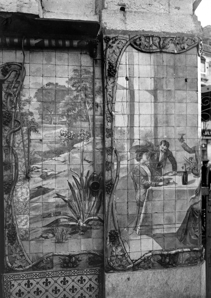 Café Royal, painel de azulejos.jpg