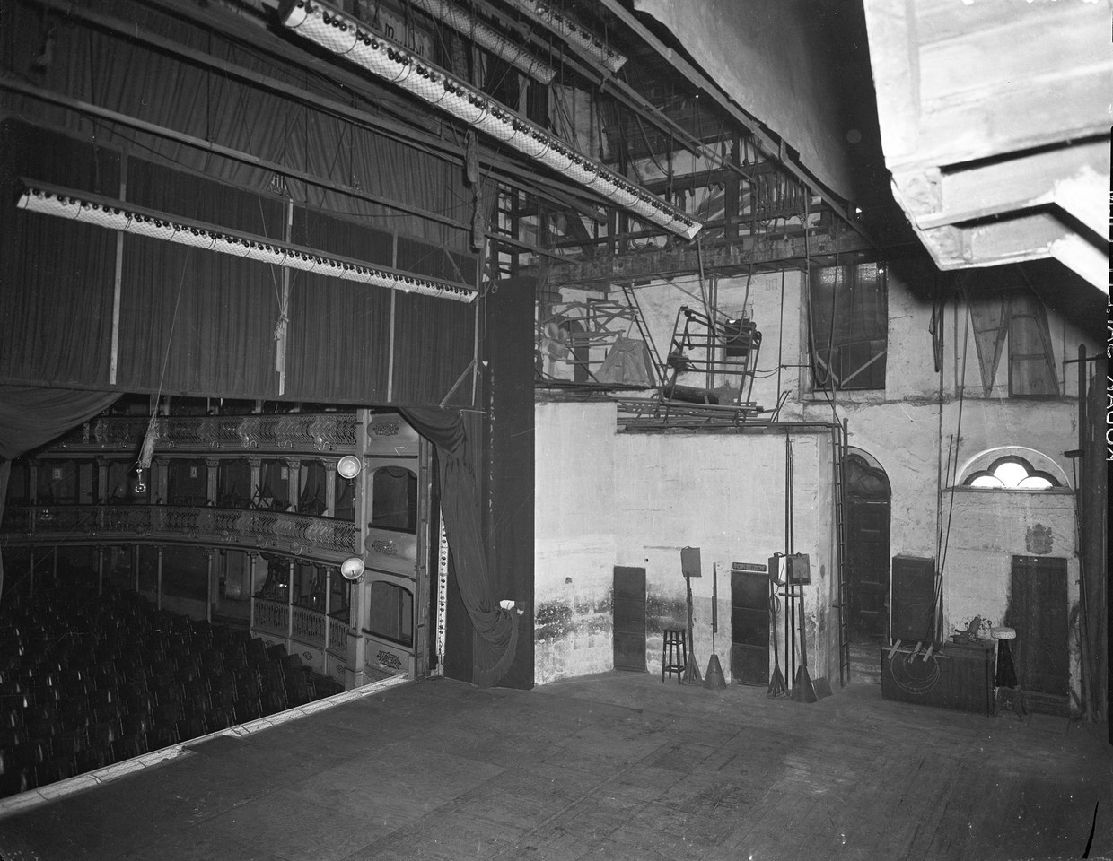 Teatro Apolo, palco, 1957, foto de Armando Serôdi Teatro Apolo, palco, 1957, foto de Armando Serôdi