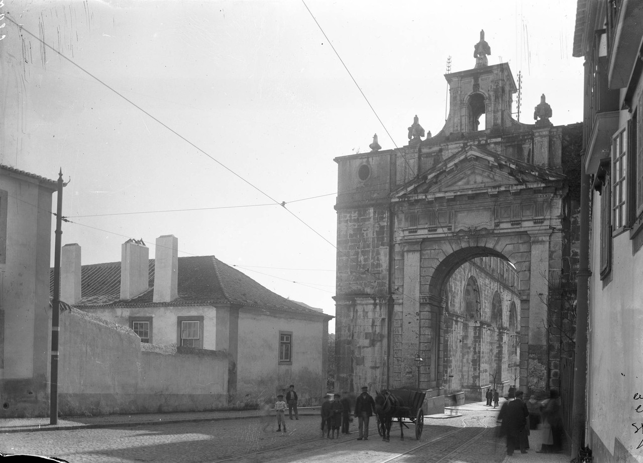 Arco das Amoreiras, n i.jpg