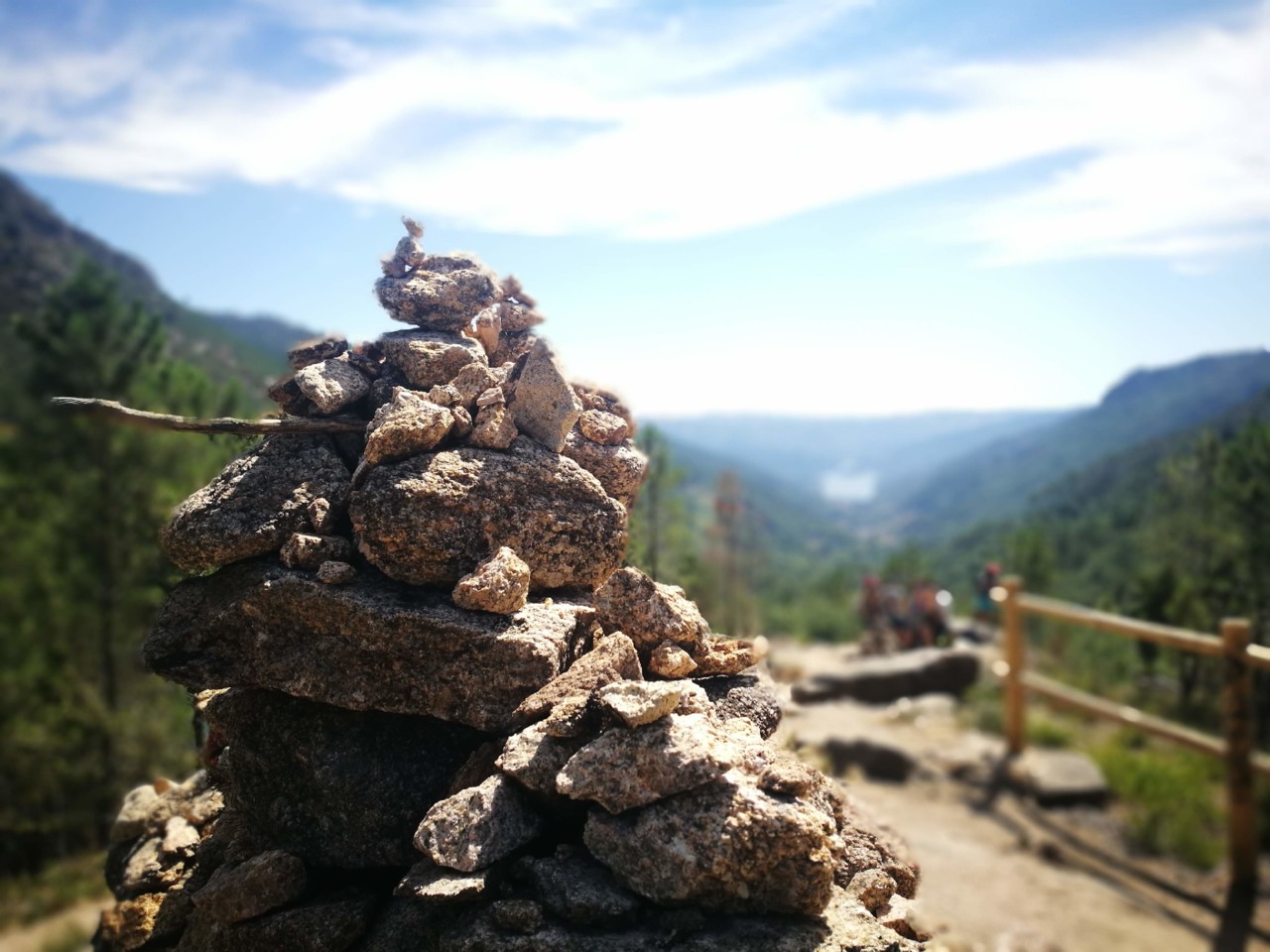 Pedras no Miraoduro da Preguiça.jpg