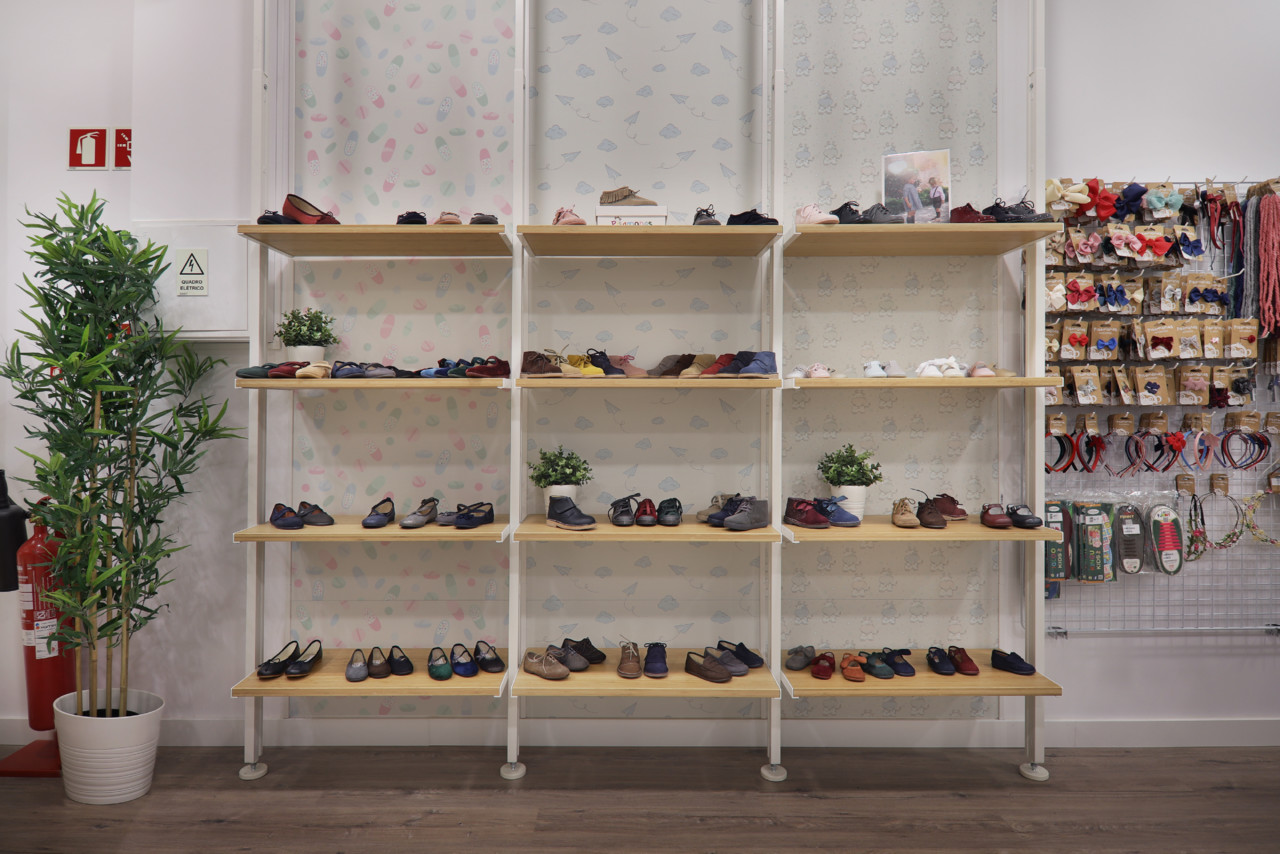 Sapataria Infantil Pisamonas Porto 5.jpg Sapataria Infantil Pisamonas Porto 5.jpg