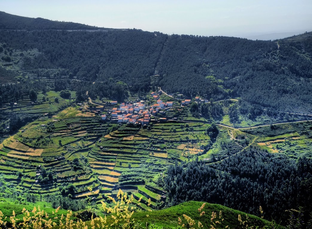 Aldeia na Serra do Açor.jpg
