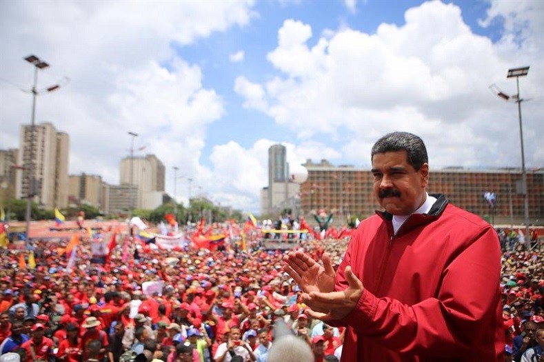 massive-turnout-in-defense-of-maduro.jpg massive-turnout-in-defense-of-maduro.jpg