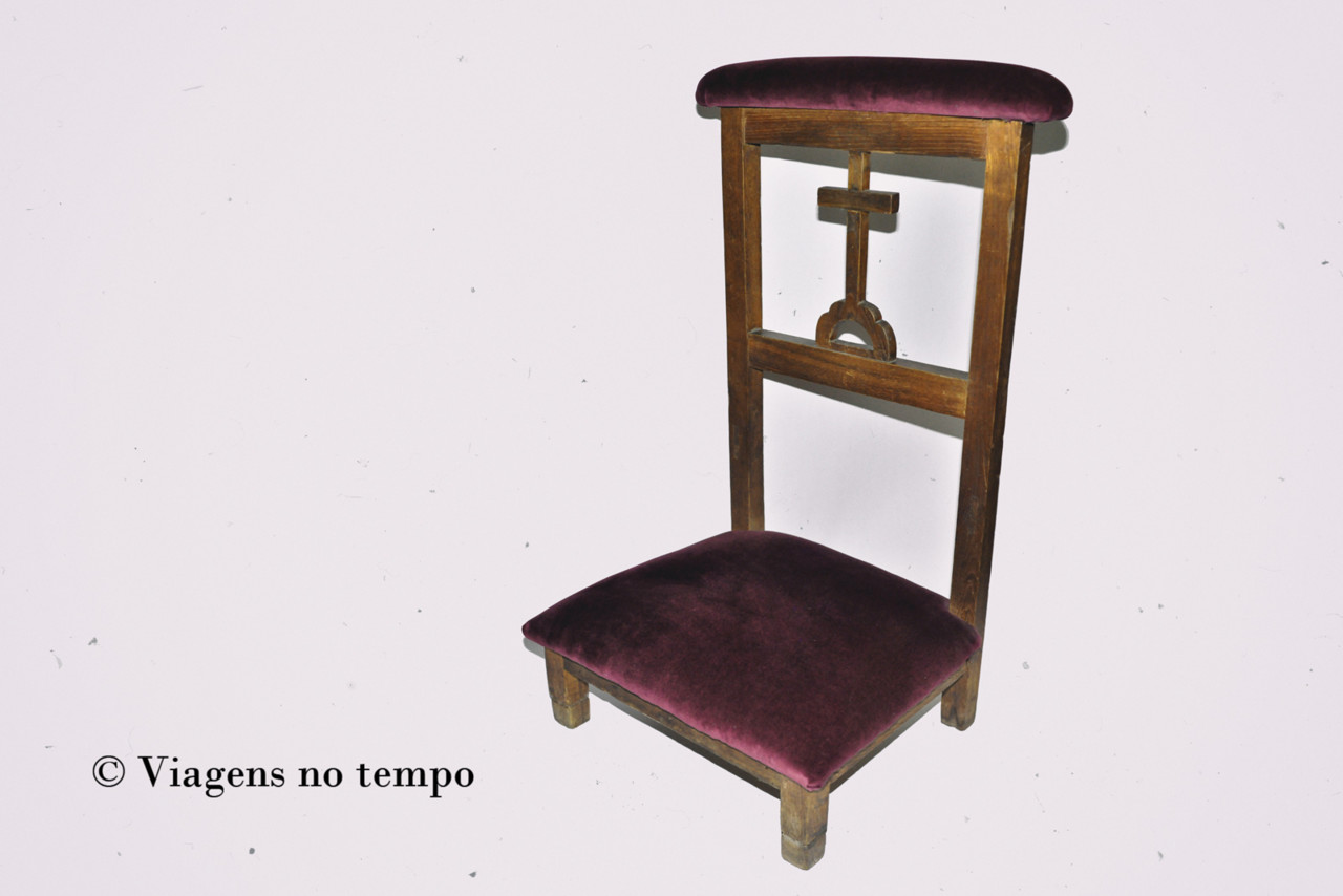 _DSC8315a - Genuflexório (1900-1950) - Viagens no