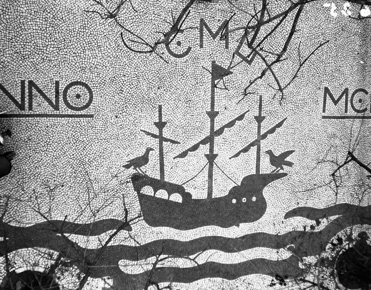 Calçada portuguesa, Campo Mártires da Pátria, 1