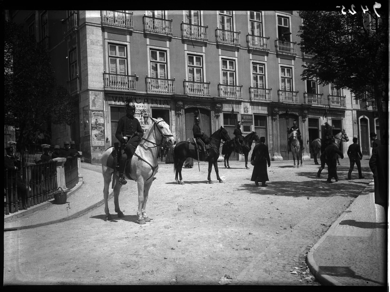 O Palácio em 1908 durante as eleições, foto de 
